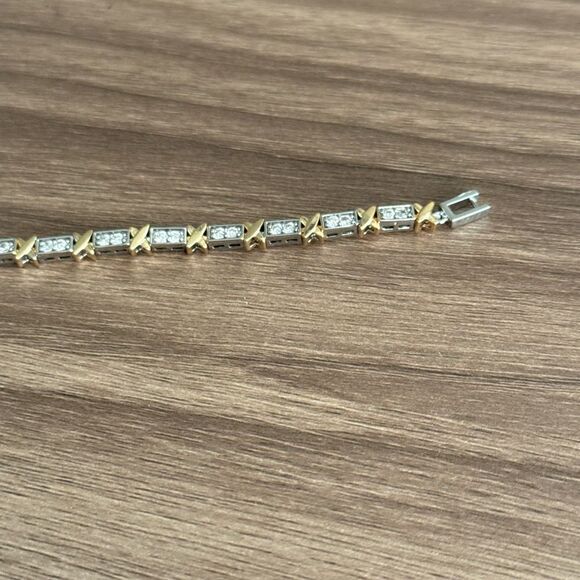 Gold and Silver Bracelet Q561